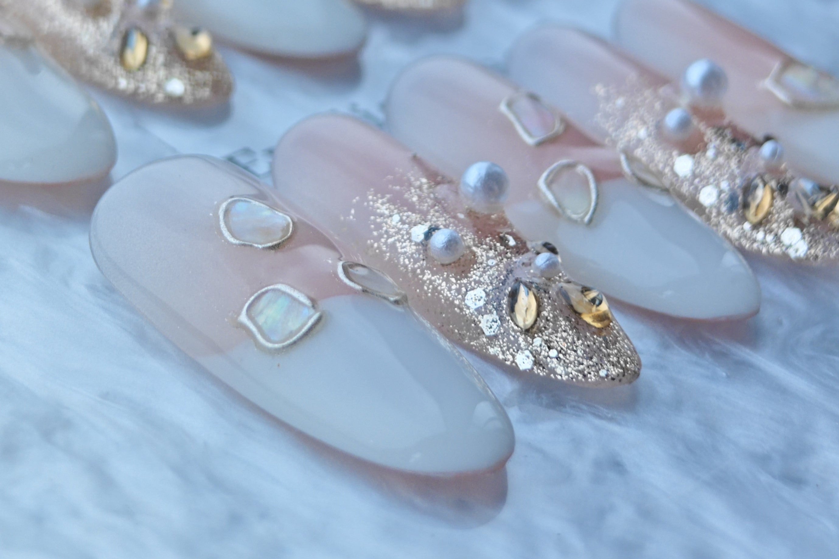 White & Gold Glitter Press-On Nails with Faux Pearls & Iridescent Shell Accents