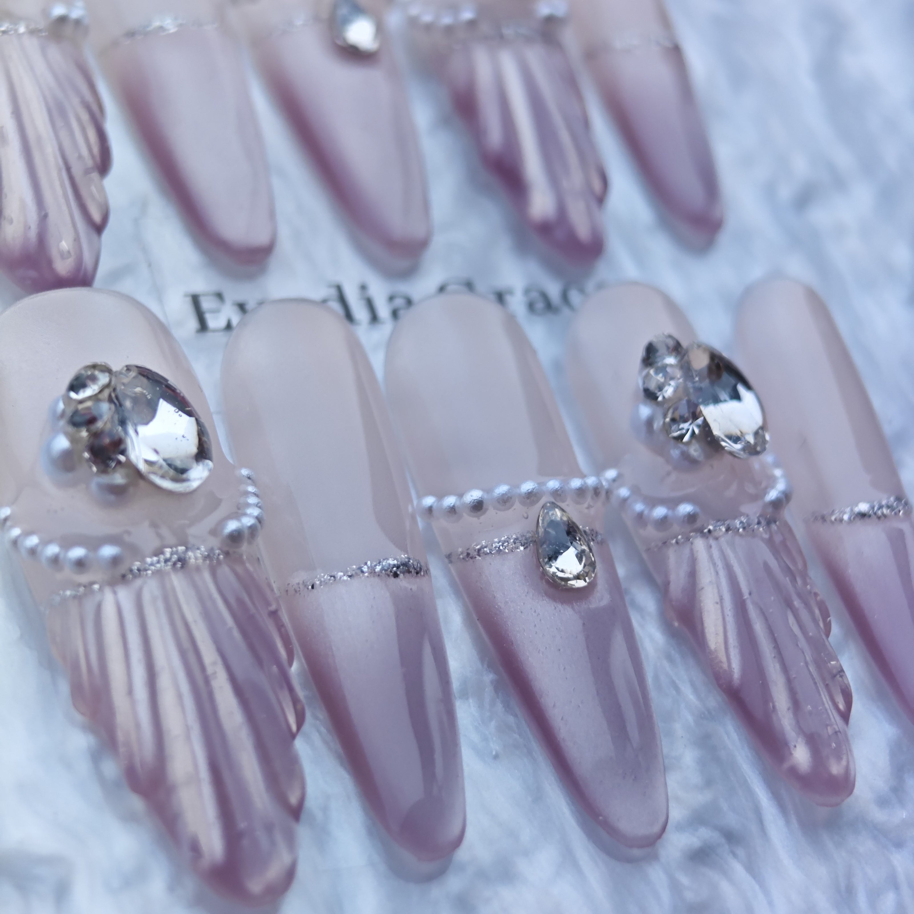 Elegant Pearl Accent Ombre Press-On Nails