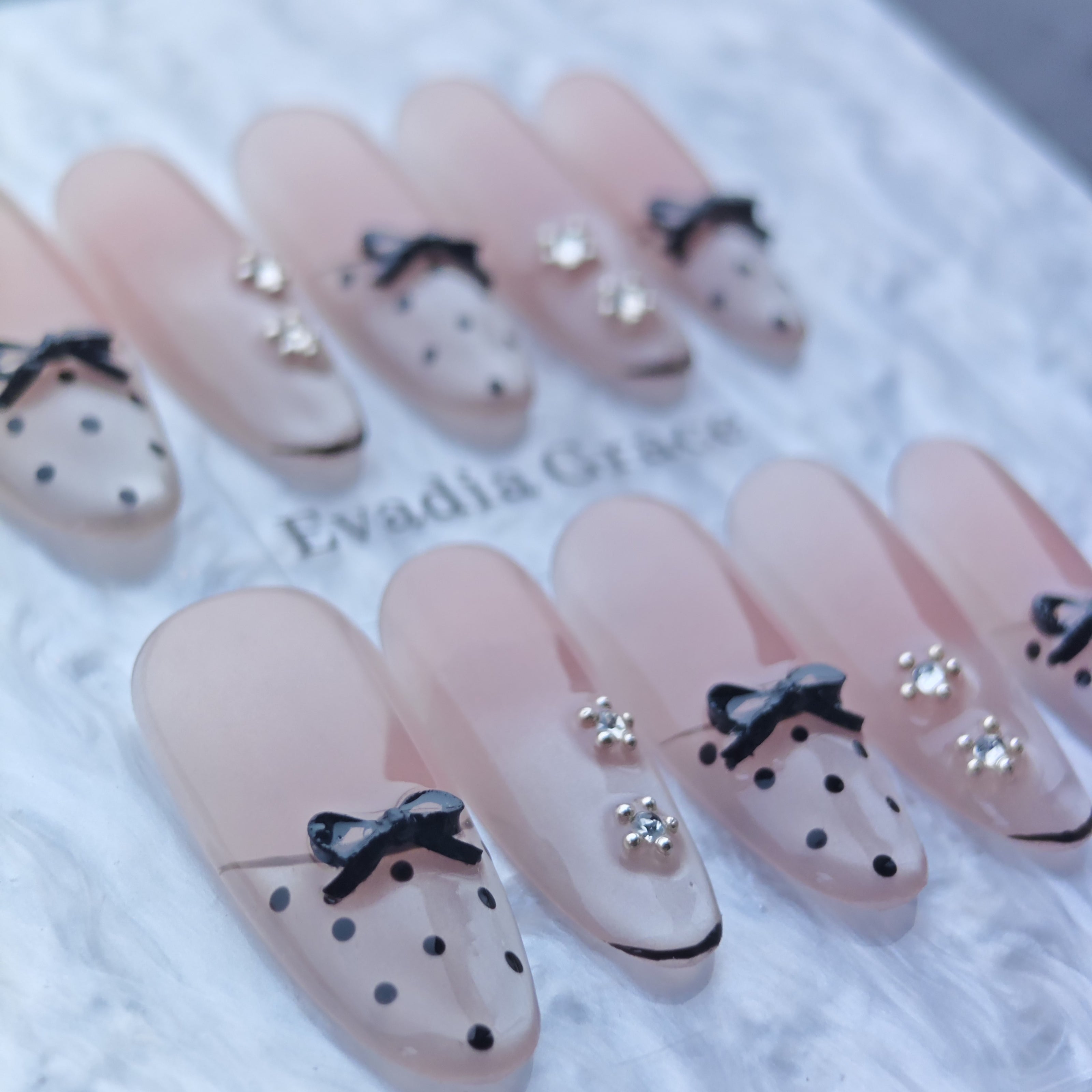 Elegant Bow & Polka Dot Press-On Nails