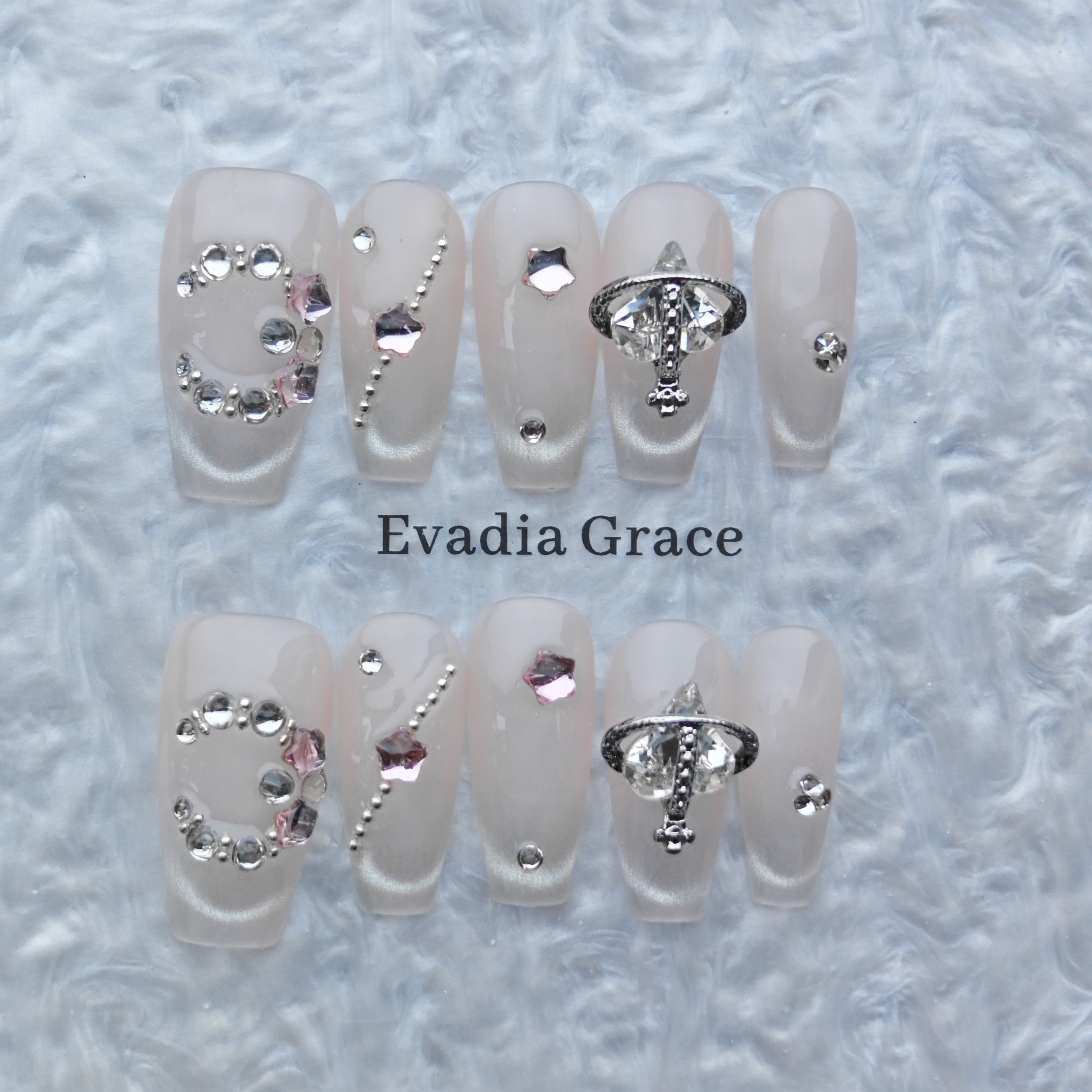 Elegant Brown Gradient Press-On Nails – Gold & Pearl 3D Crystal Design | Long Coffin Luxury Fake Nails | Reusable Nail Art Tips