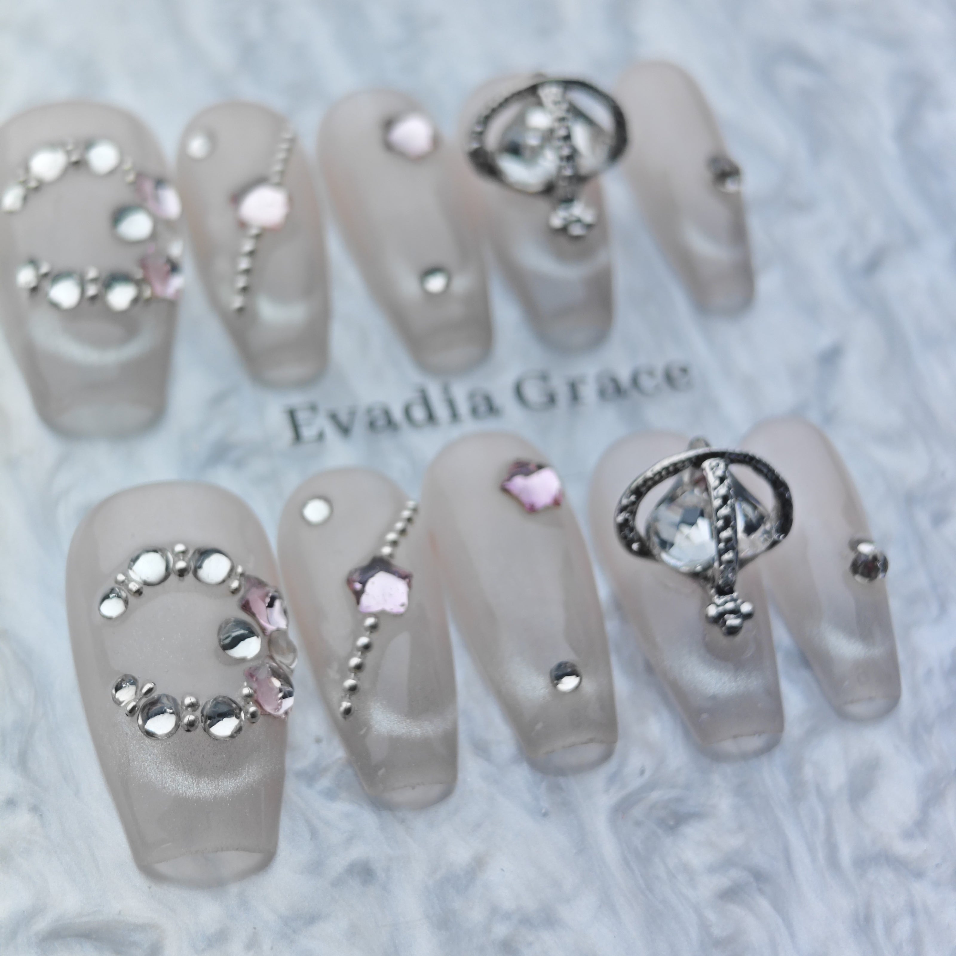 Elegant Brown Gradient Press-On Nails – Gold & Pearl 3D Crystal Design | Long Coffin Luxury Fake Nails | Reusable Nail Art Tips