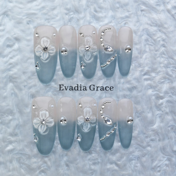 Soft Lavender Gradient Press-On Nails – Sparkling Crystal Heart & Butterfly Accents | Long Coffin Elegant Fake Nails | Reusable Luxury Nail Art Tips