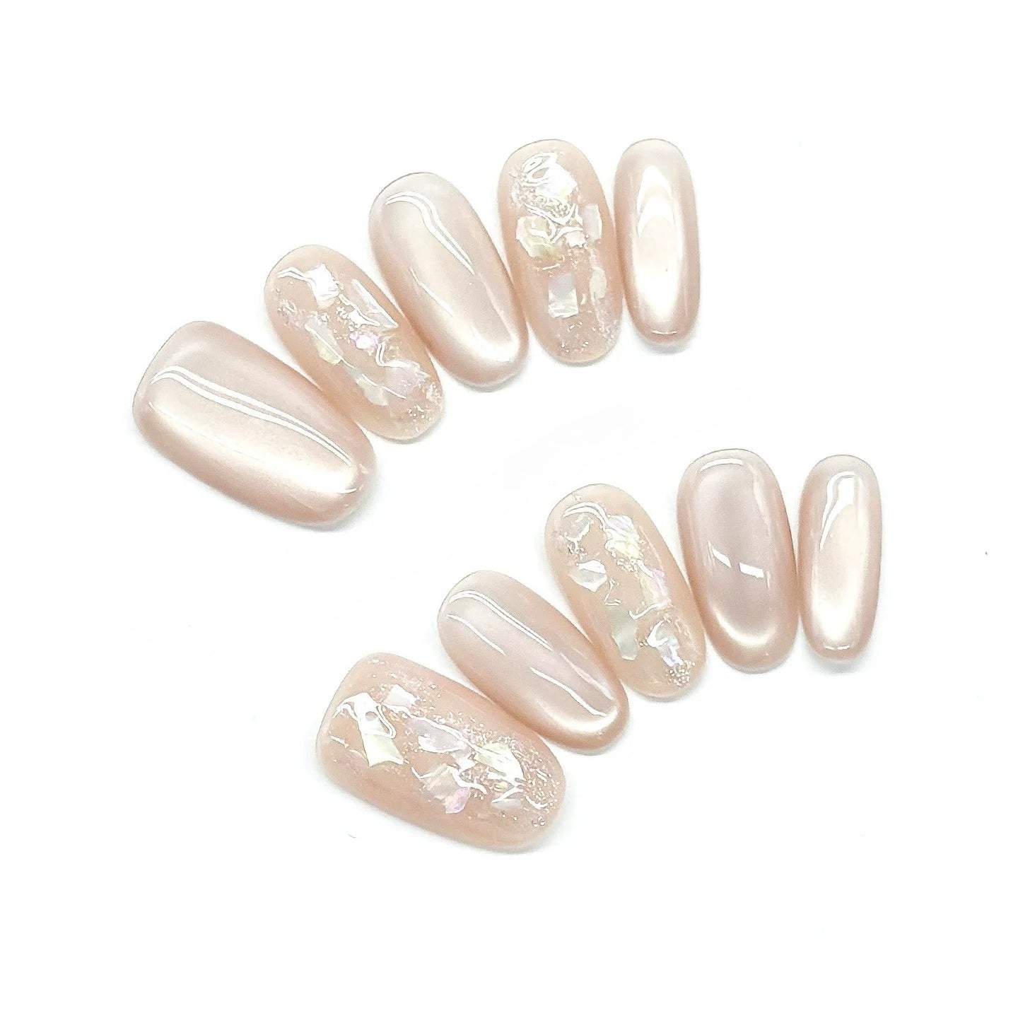 Minimalist Shell Aesthetic Nails by EvadiaGrace