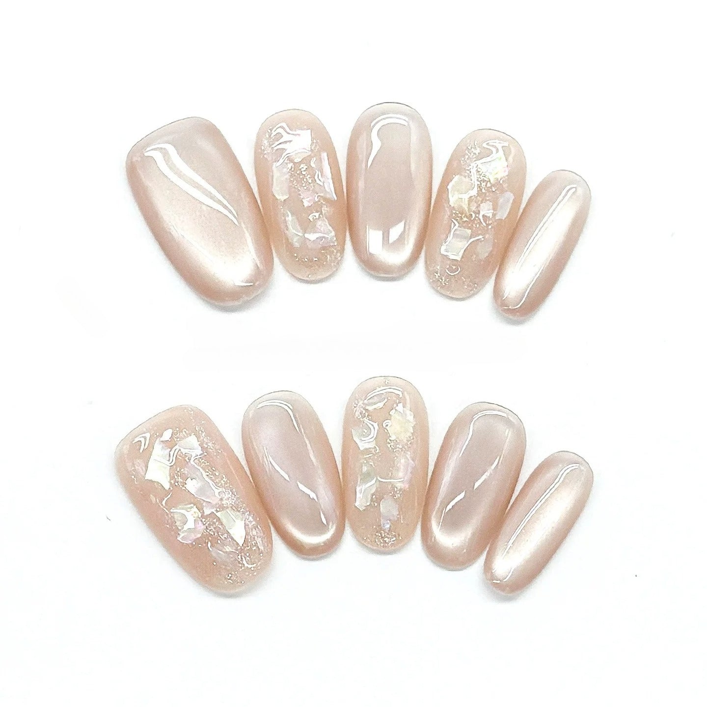 Minimalist Shell Aesthetic Nails by EvadiaGrace
